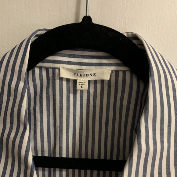NWOT Striped button up blue and white pleione - Picture 4 of 5